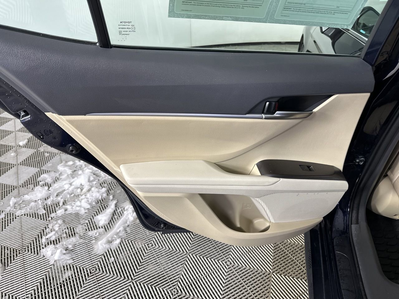 Used 2022 Toyota Camry LE image 20