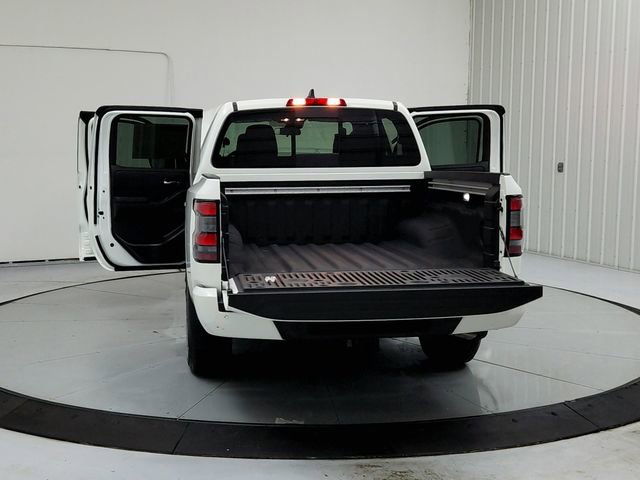 Used 2025 Nissan Frontier SV w/ SV Convenience Package image 14