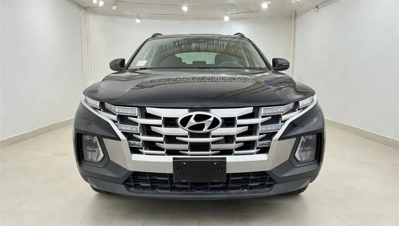 Used 2022 Hyundai Santa Cruz SEL Premium image 2