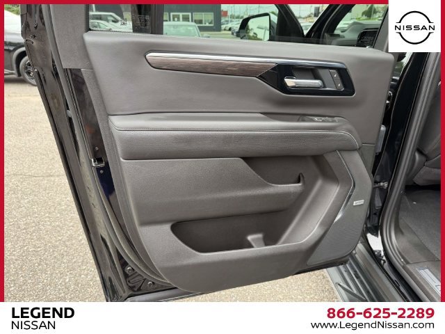 Used 2025 Chevrolet Suburban Premier AWD/4WD image 21