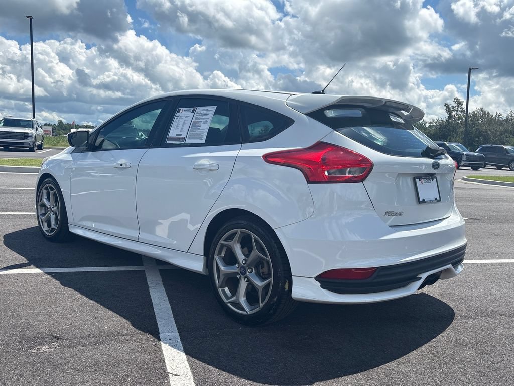 Used 2015 Ford Focus ST w/ Equipment Group 401A FWD image 9