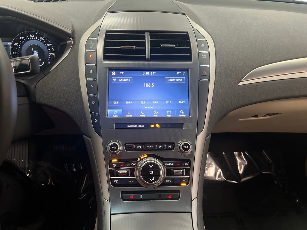 Used 2020 Lincoln MKZ w/ Convenience Package FWD image 20