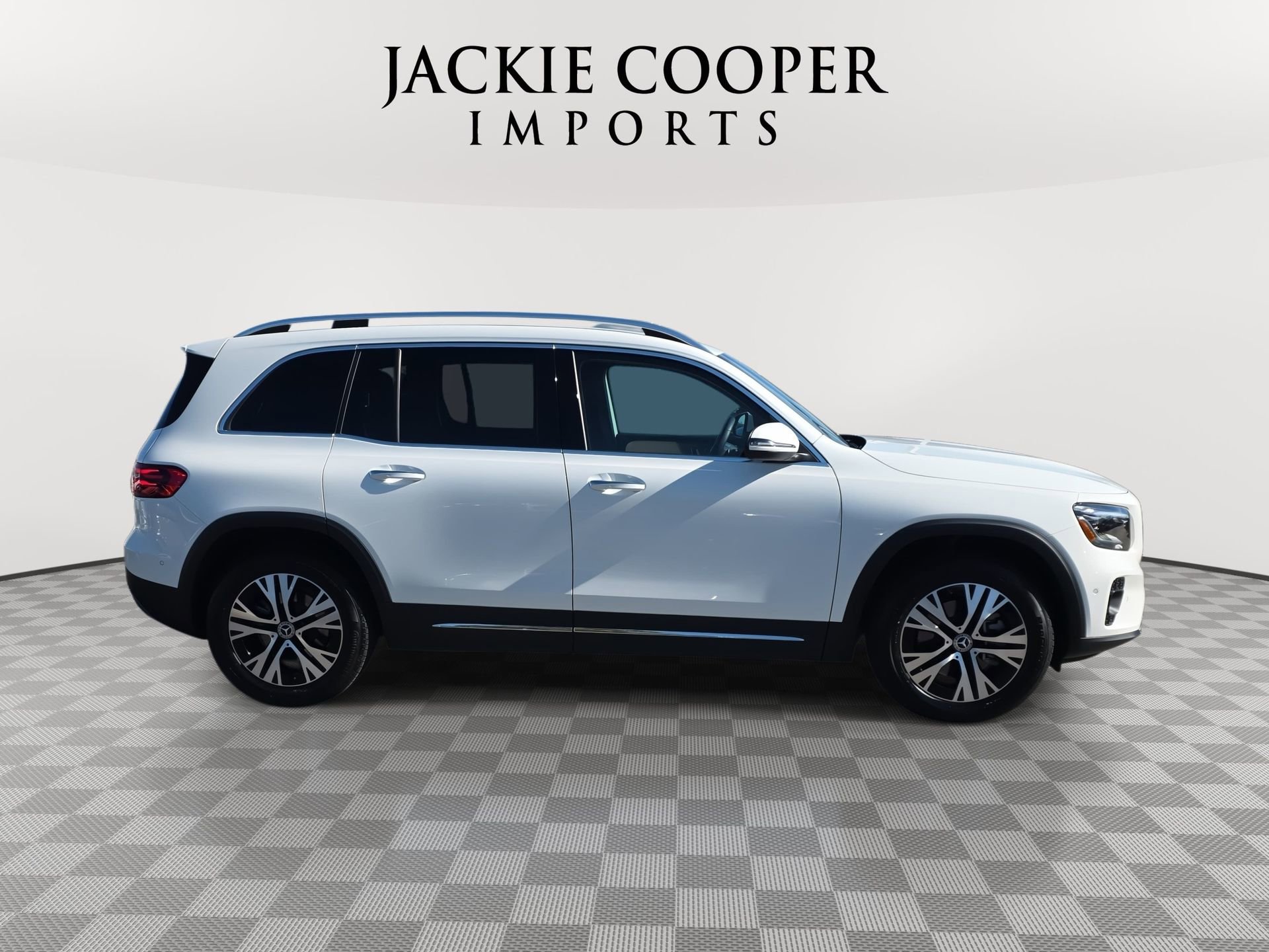 Certified 2025 Mercedes-Benz GLB 250 image 4