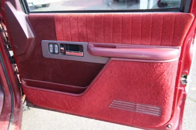 Used 1990 Chevrolet Silverado 1500 2WD Regular Cab image 22