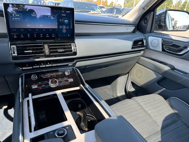 Used 2022 Lincoln Navigator Black Label image 23