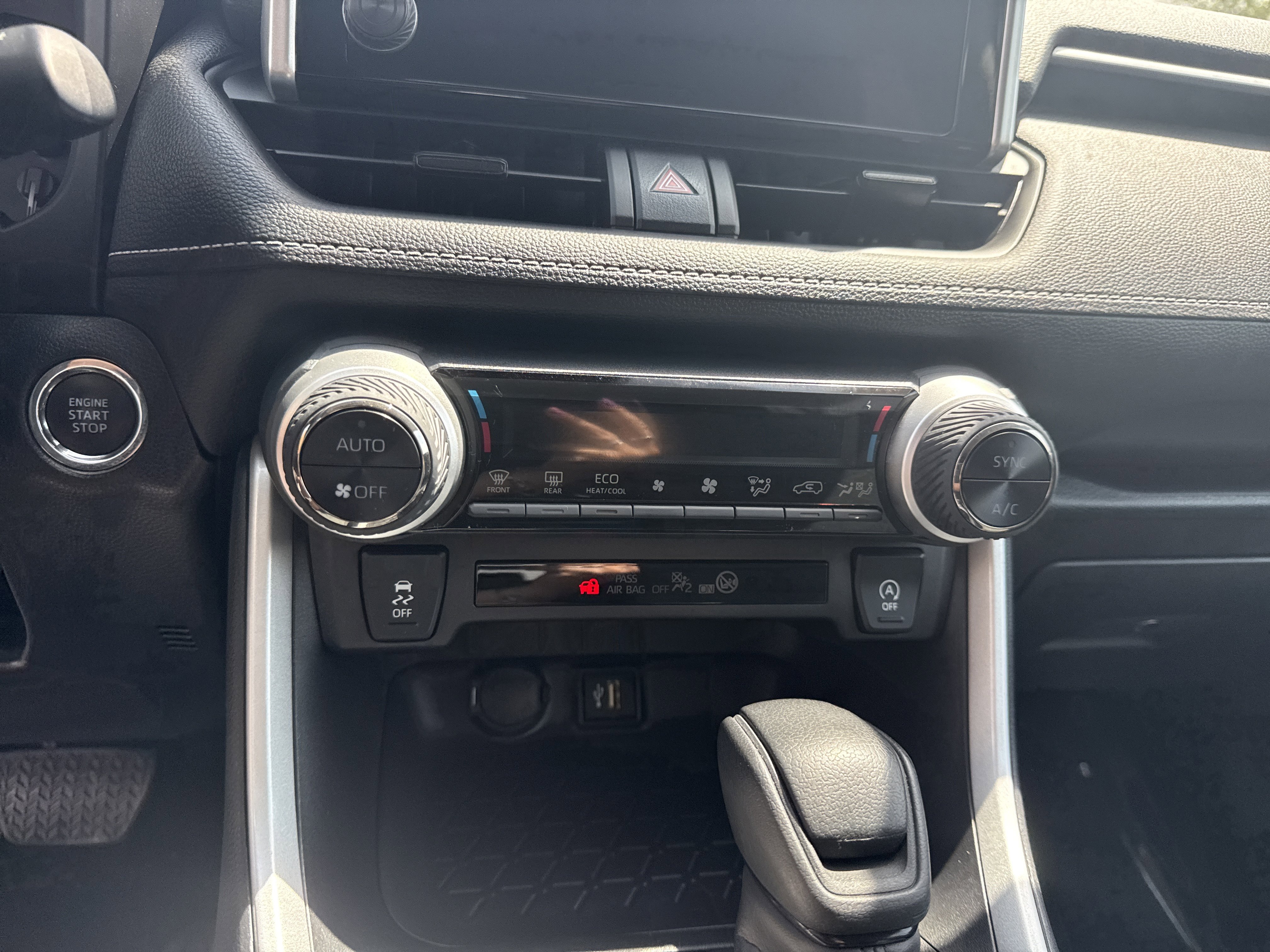 Used 2025 Toyota RAV4 XLE image 24