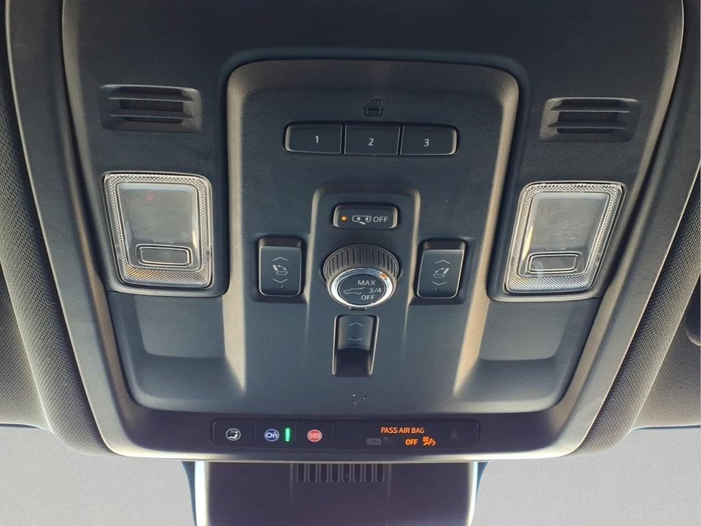 Used 2023 Chevrolet Tahoe Premier AWD/4WD image 21