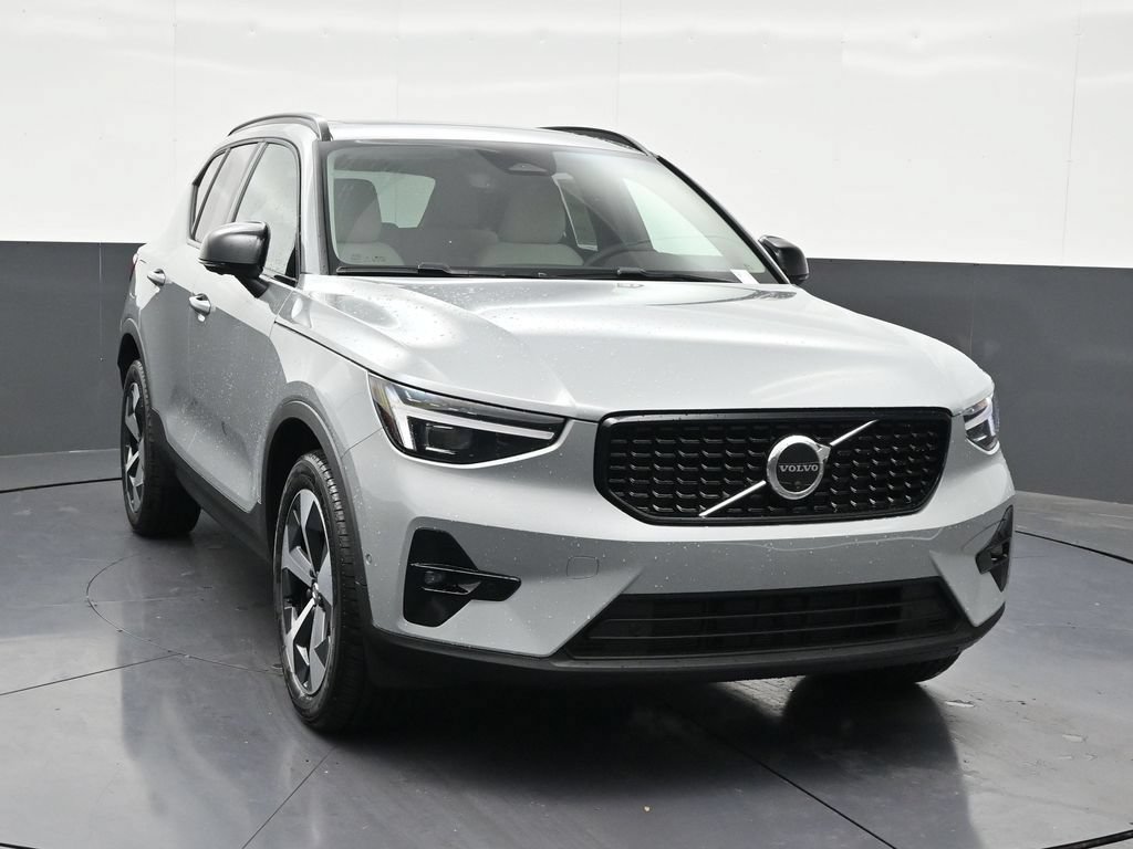 New 2026 Volvo XC40 B5 Plus w/ Protection Package Premier AWD/4WD image 7