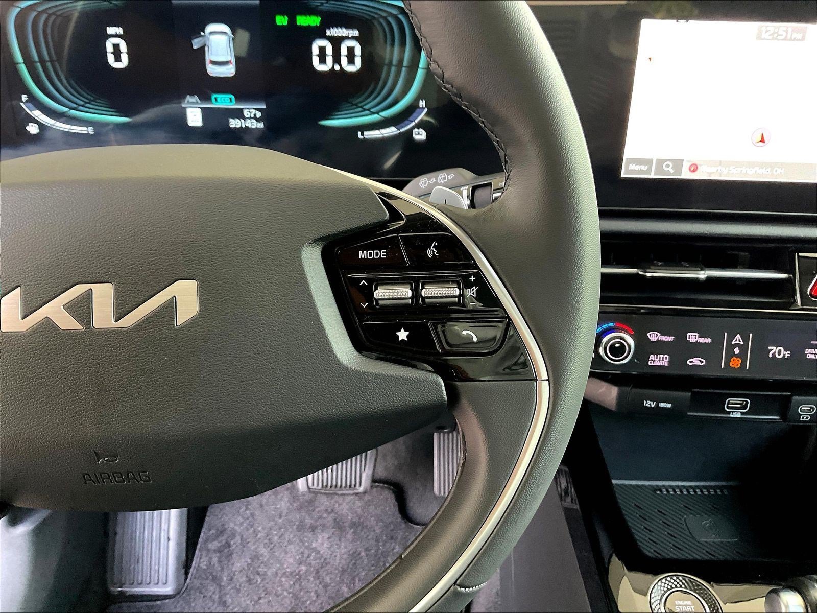 Used 2024 Kia Niro EX FWD image 12