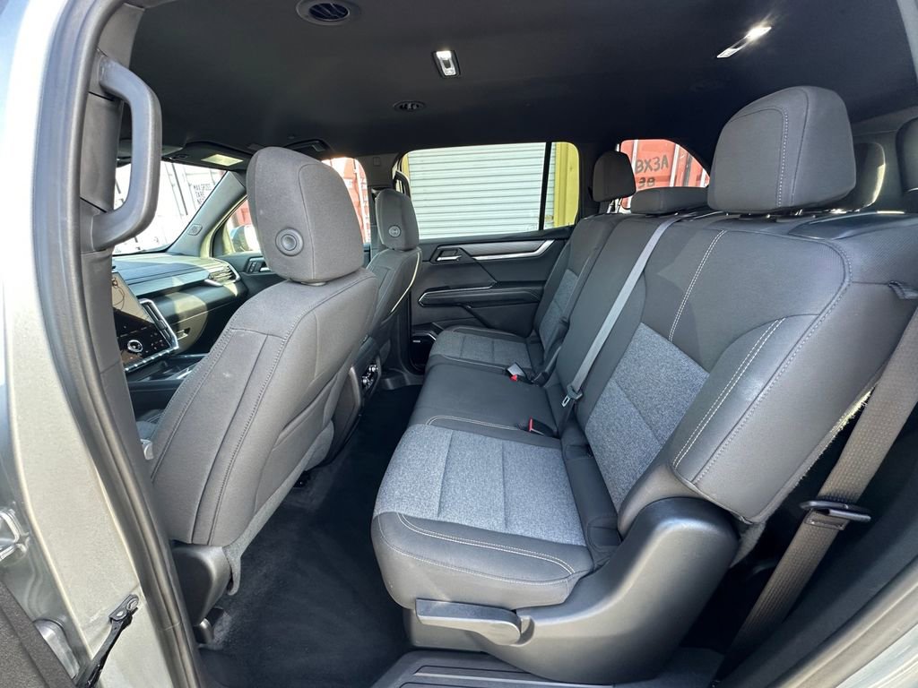 Used 2025 GMC Acadia Elevation image 22