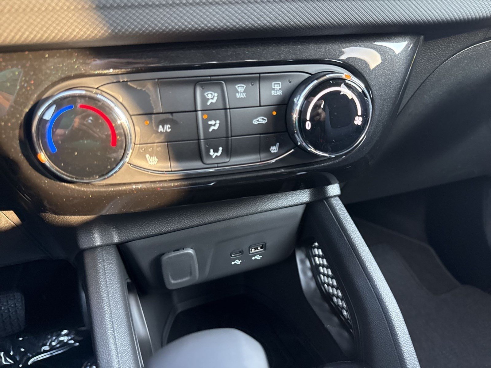 New 2026 Chevrolet TrailBlazer LT w/ Midnight Edition FWD image 16