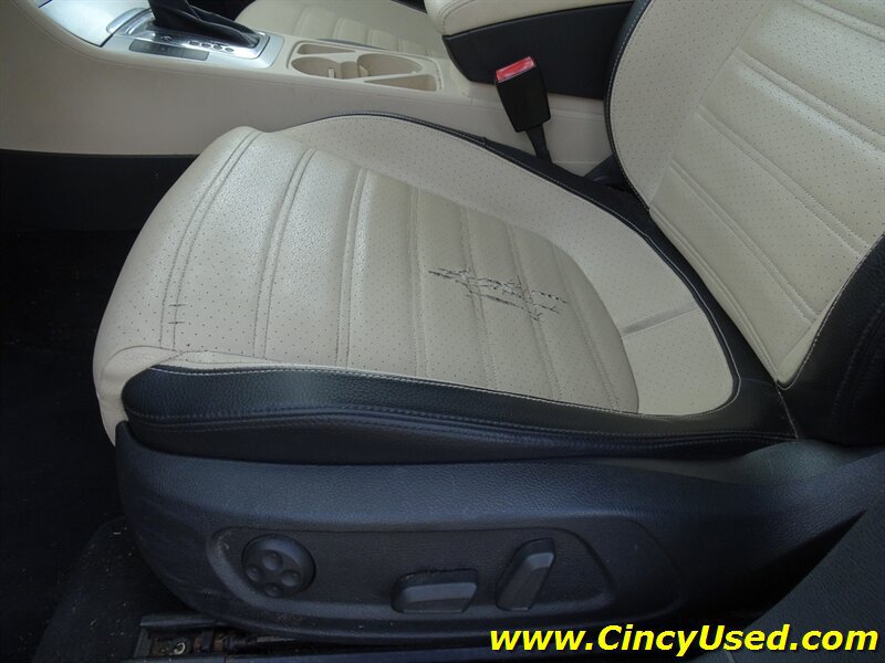 Used 2010 Volkswagen CC Sport FWD image 27