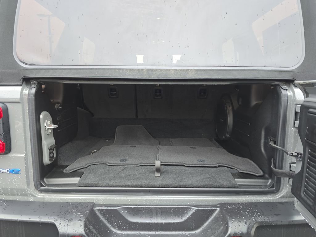 Used 2023 Jeep Wrangler Unlimited Sahara image 16