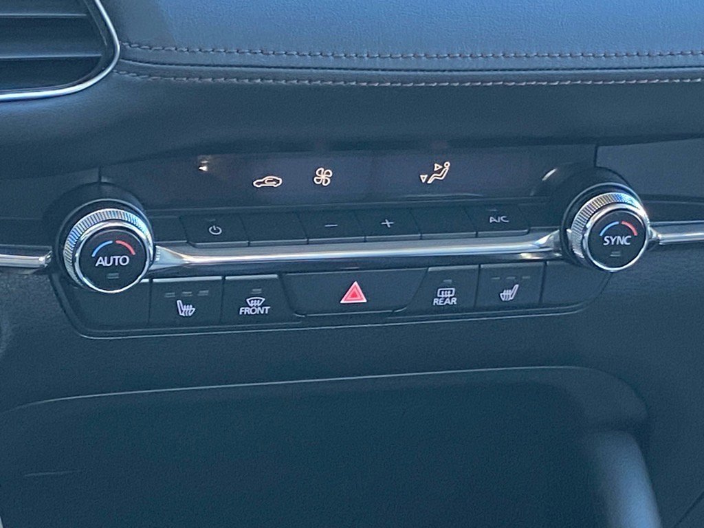 Used 2021 MAZDA MAZDA3 s image 9