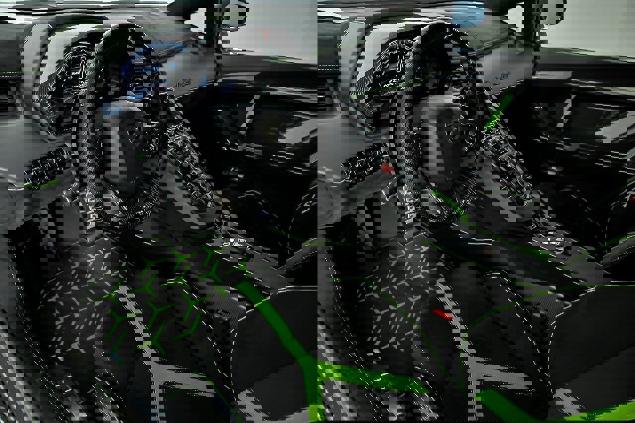 Used 2019 Lamborghini Aventador SVJ image 24