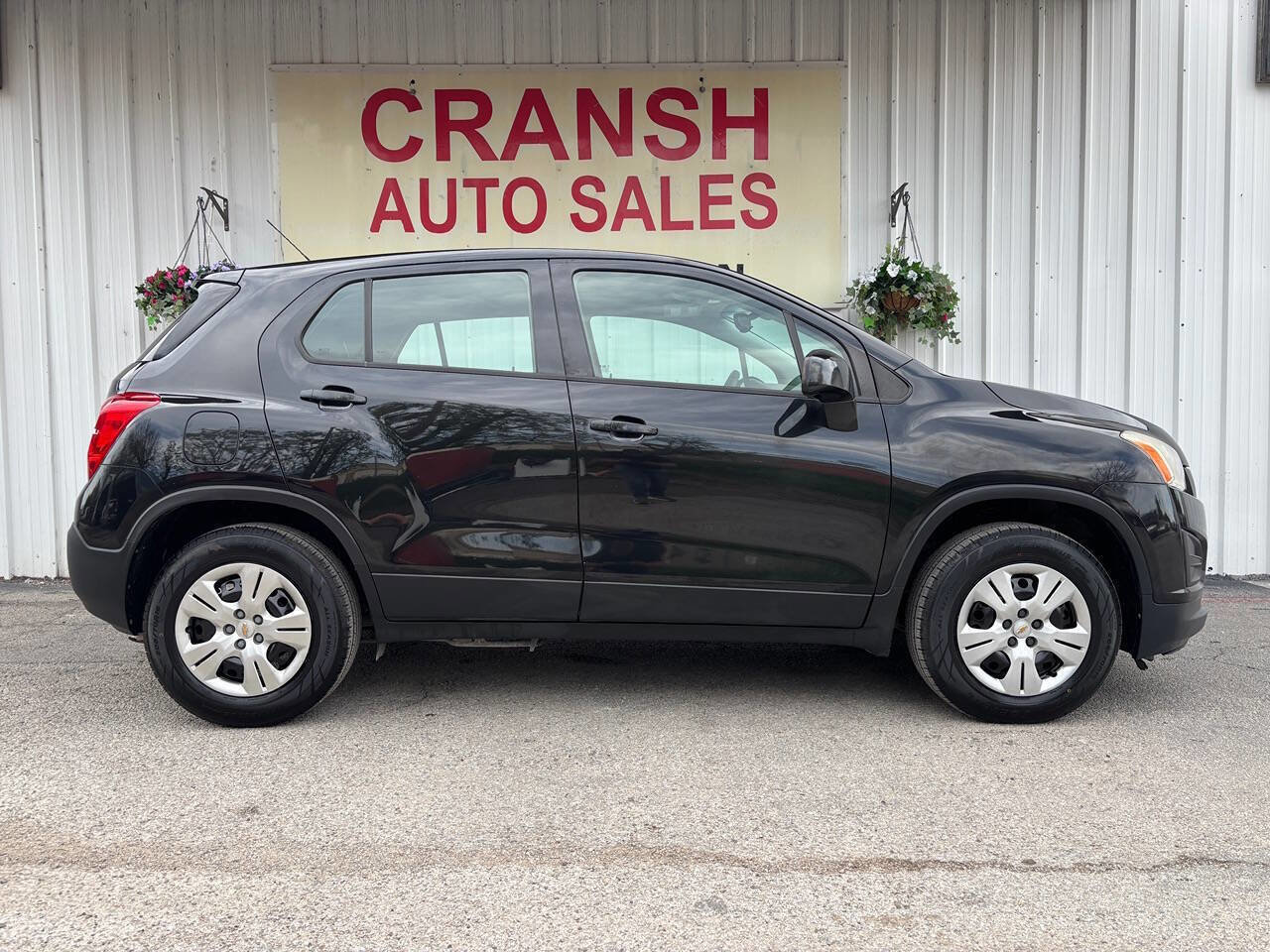 Used 2016 Chevrolet Trax LS w/ LPO, Cargo Package image 2
