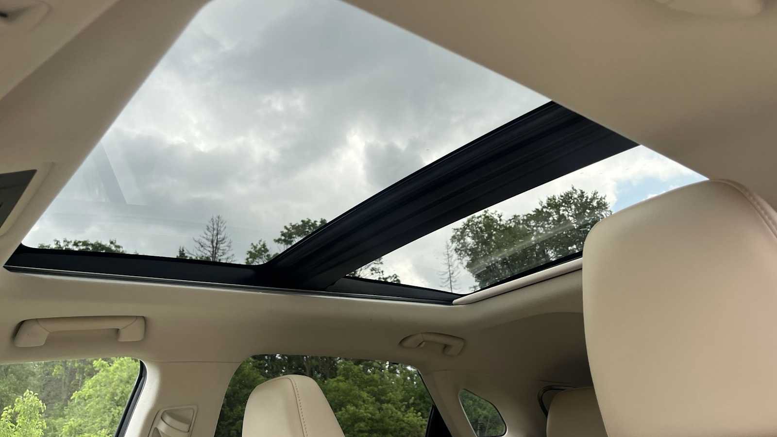 Used 2019 Lexus RX 450h AWD w/ Luxury Package image 32