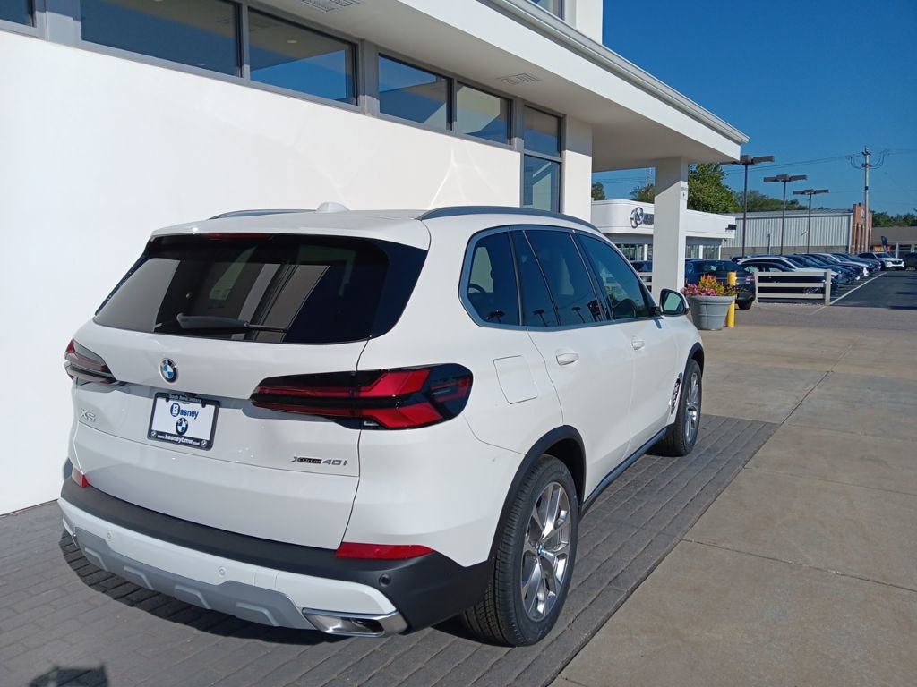 New 2026 BMW X5 xDrive40i w/ Climate Comfort Package image 5