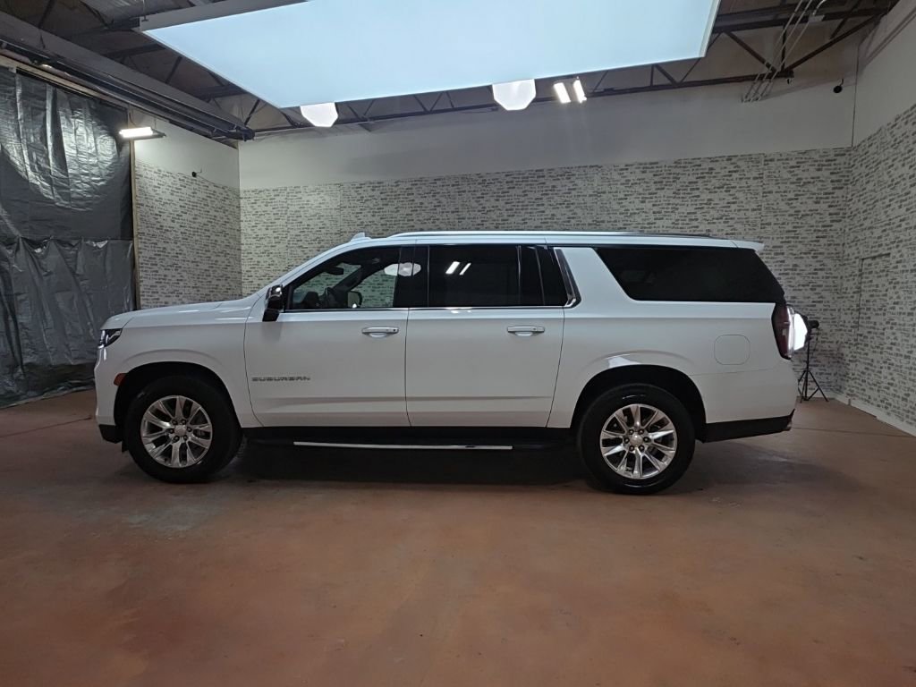 Used 2023 Chevrolet Suburban Premier image 4