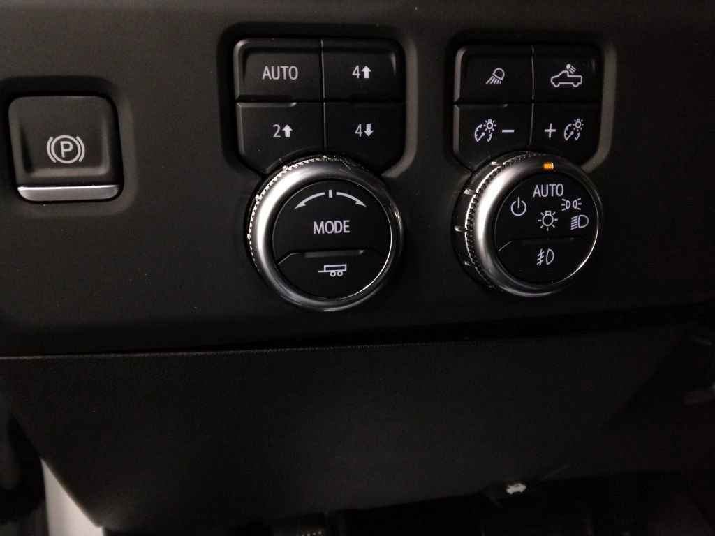 Used 2025 GMC Sierra 2500 AT4 image 17