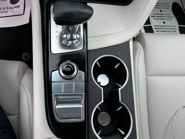 Used 2025 Genesis G70 2.5T image 20