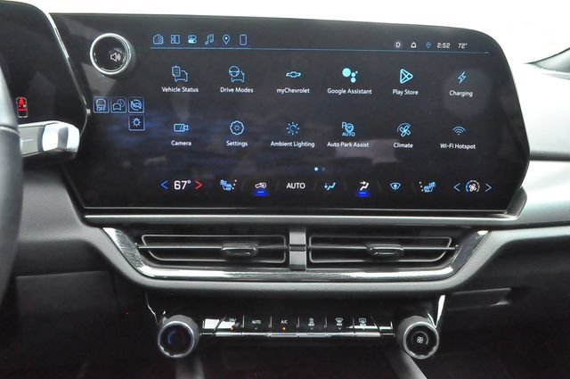 Used 2024 Chevrolet Equinox EV RS FWD image 35