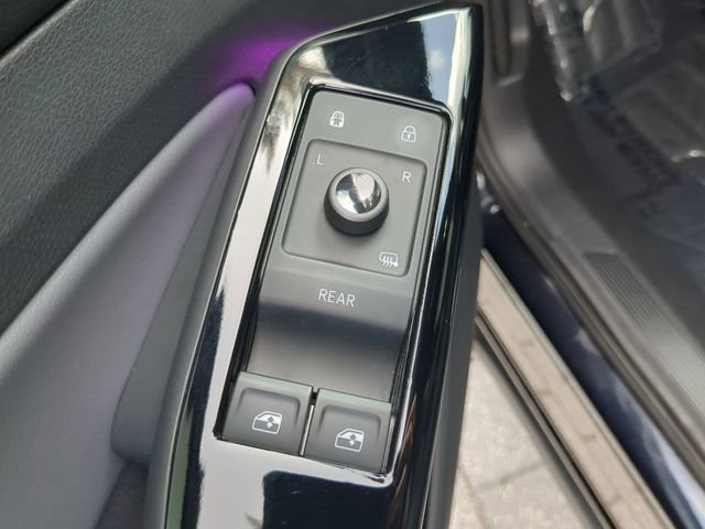 Used 2023 Volkswagen ID.4 Pro S AWD/4WD image 19