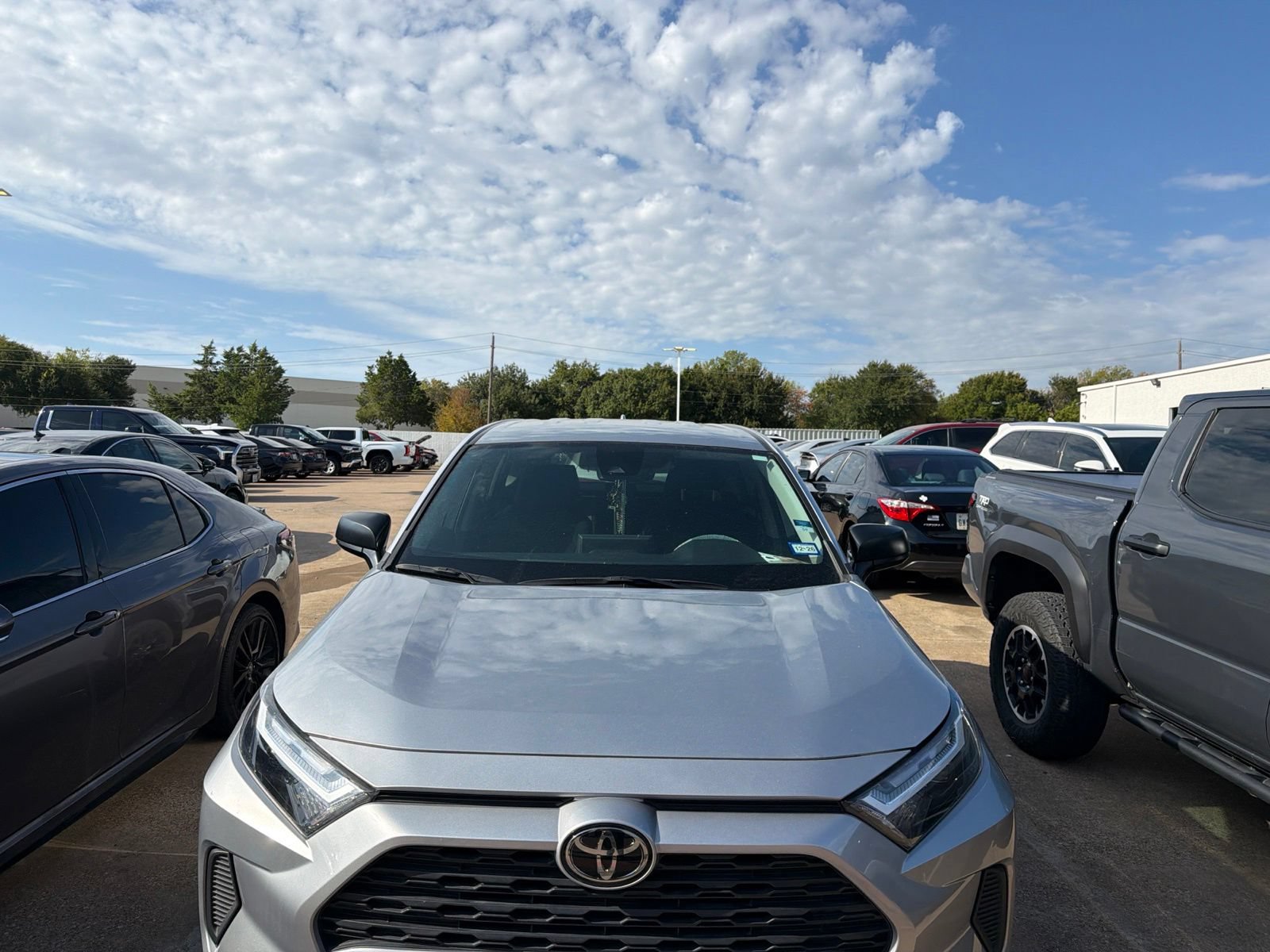 Used 2025 Toyota RAV4 LE FWD image 21