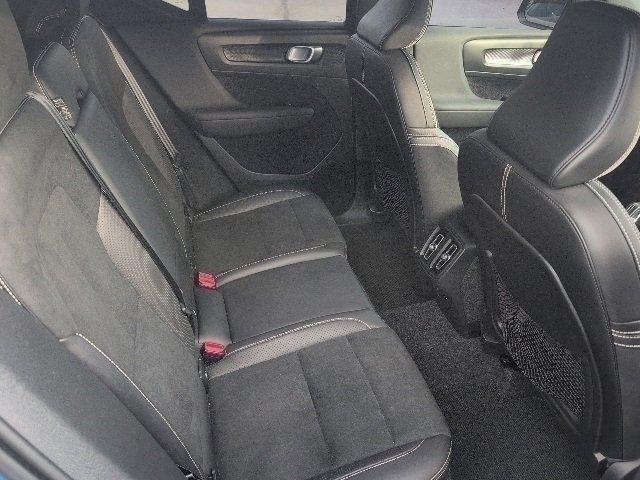 Used 2021 Volvo XC40 T5 R-Design w/ Climate Package image 13