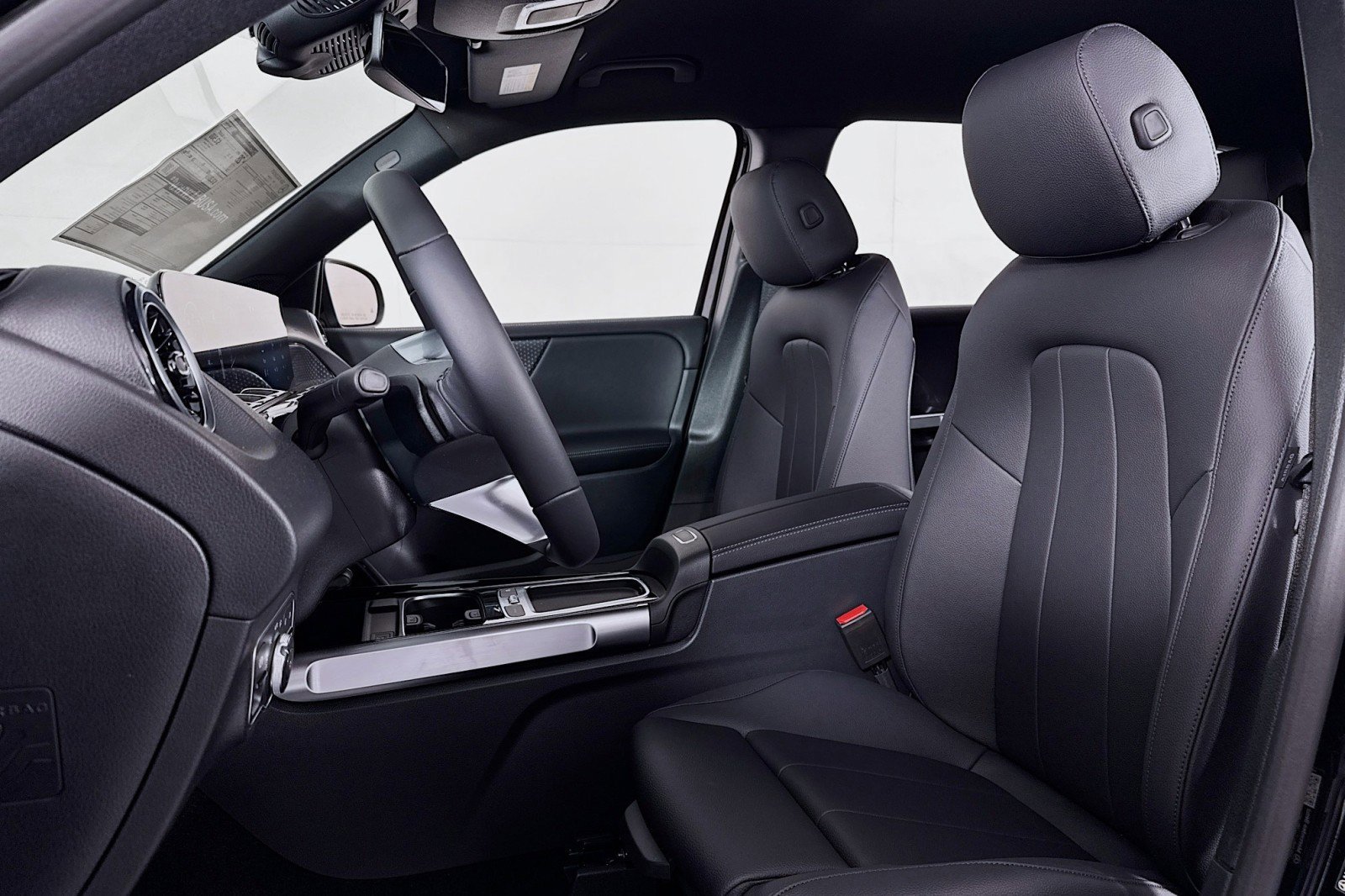 New 2026 Mercedes-Benz GLB 250 image 17