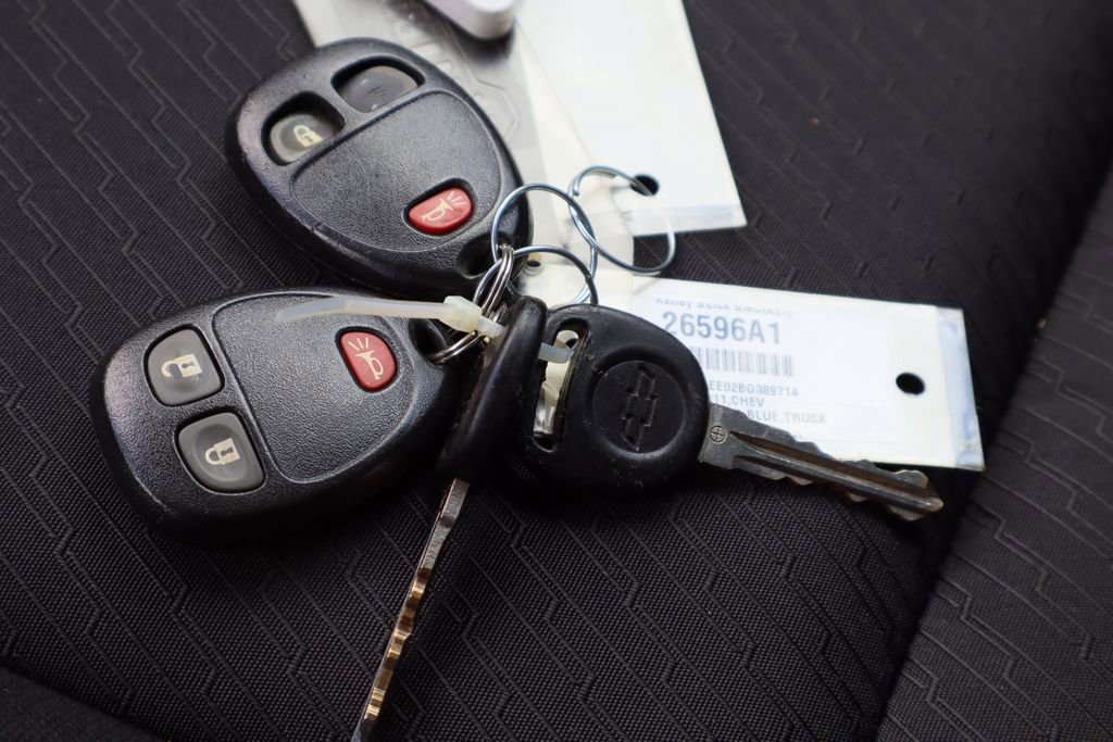 Used 2011 Chevrolet Avalanche LS image 29