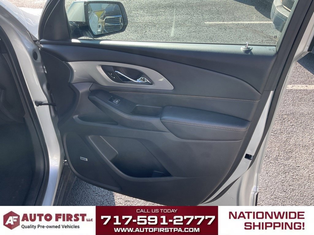 Used 2019 Chevrolet Traverse LT w/ LT Premium Package AWD/4WD image 19