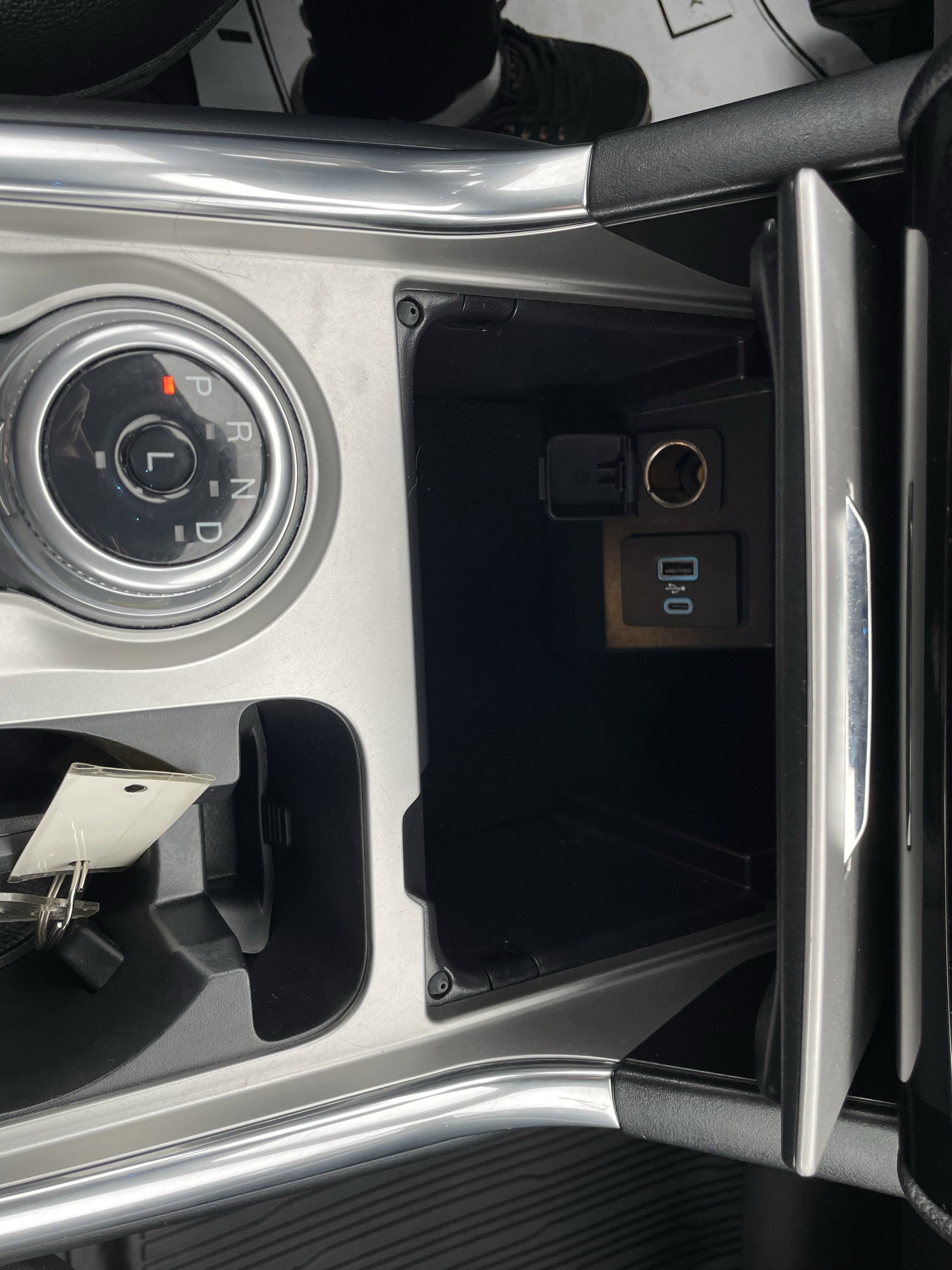 Used 2022 Ford Explorer Limited image 21