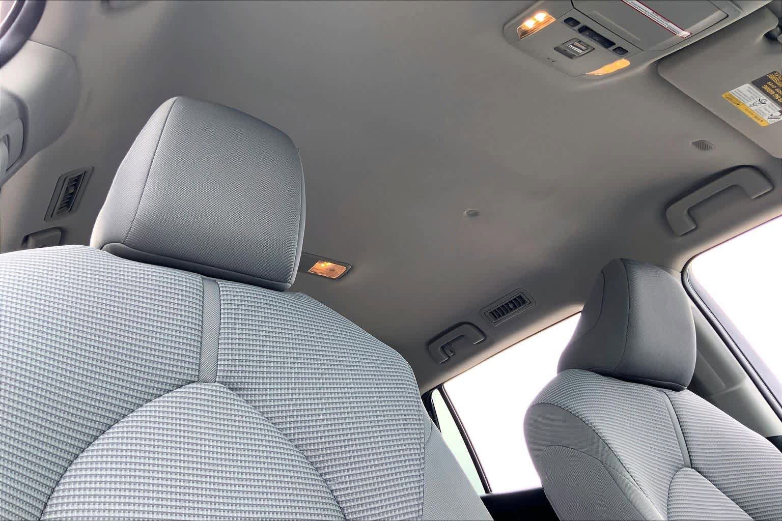 Used 2022 Toyota Highlander LE FWD image 14