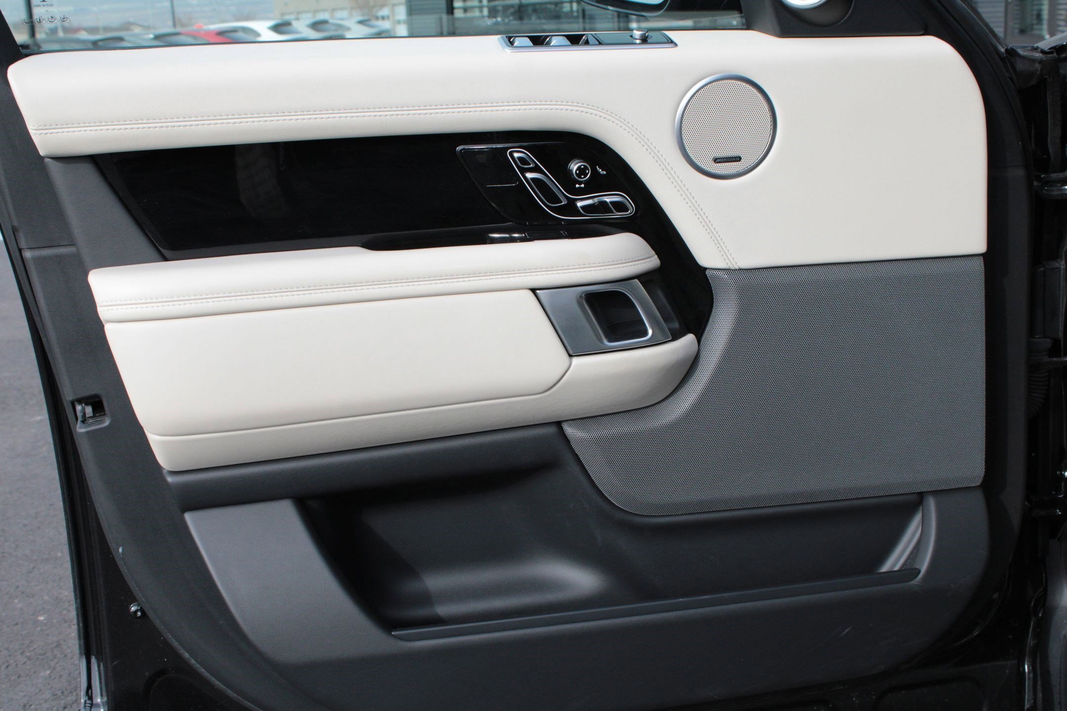 Used 2022 Land Rover Range Rover Westminster Edition image 10