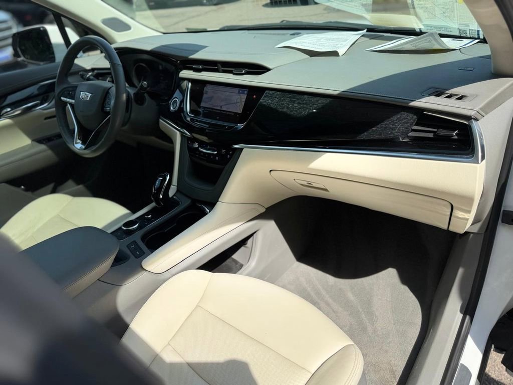 Used 2023 Cadillac XT6 Premium Luxury w/ LPO, Floor Liner Package AWD/4WD image 26