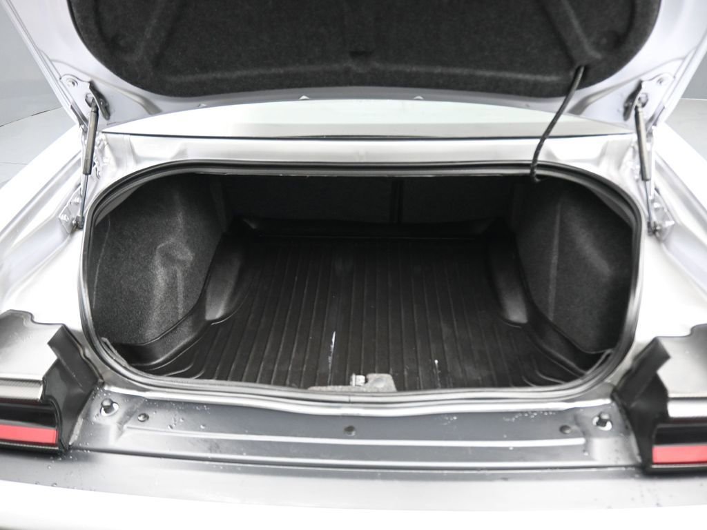 Used 2018 Dodge Challenger SXT w/ Super Sport Group (SS/T) image 40