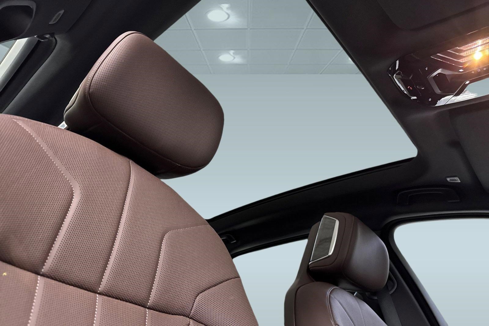 New 2025 BMW 760i xDrive AWD/4WD image 15