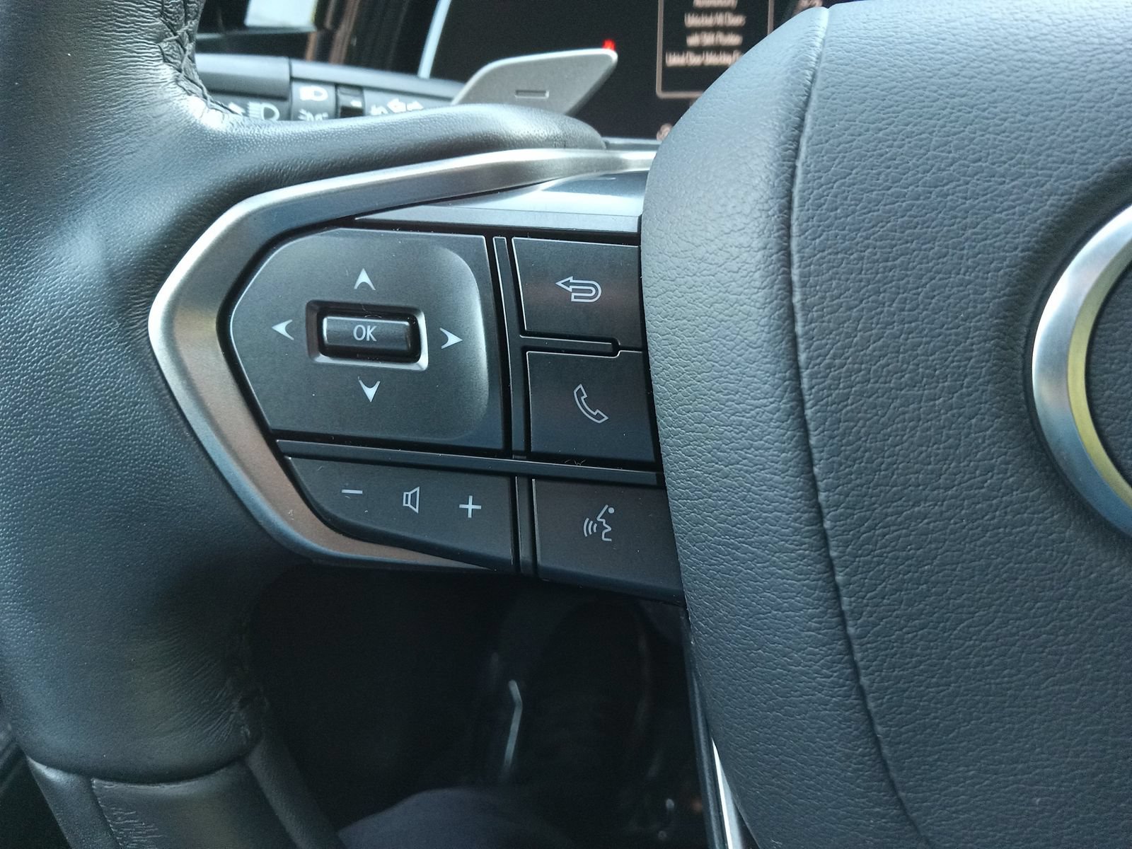 Used 2023 Lexus RX 350 Premium w/ Accessory Package AWD/4WD image 21
