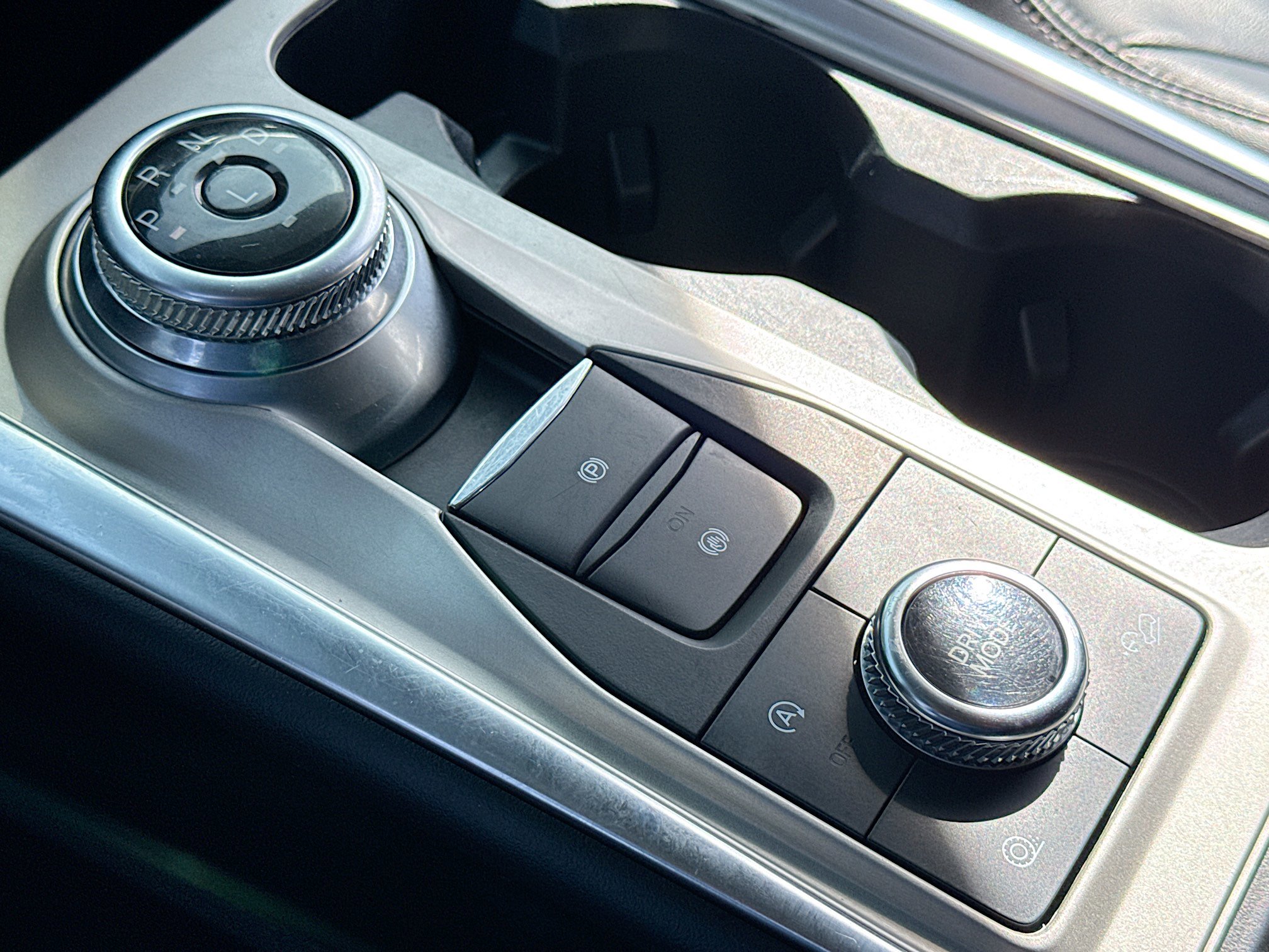 Used 2021 Ford Explorer XLT w/ Equipment Group 202A image 13