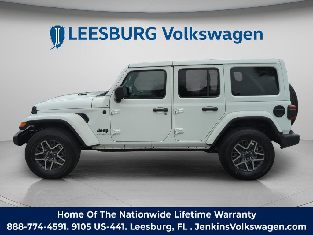 Used 2025 Jeep Wrangler Unlimited Sahara AWD/4WD image 11