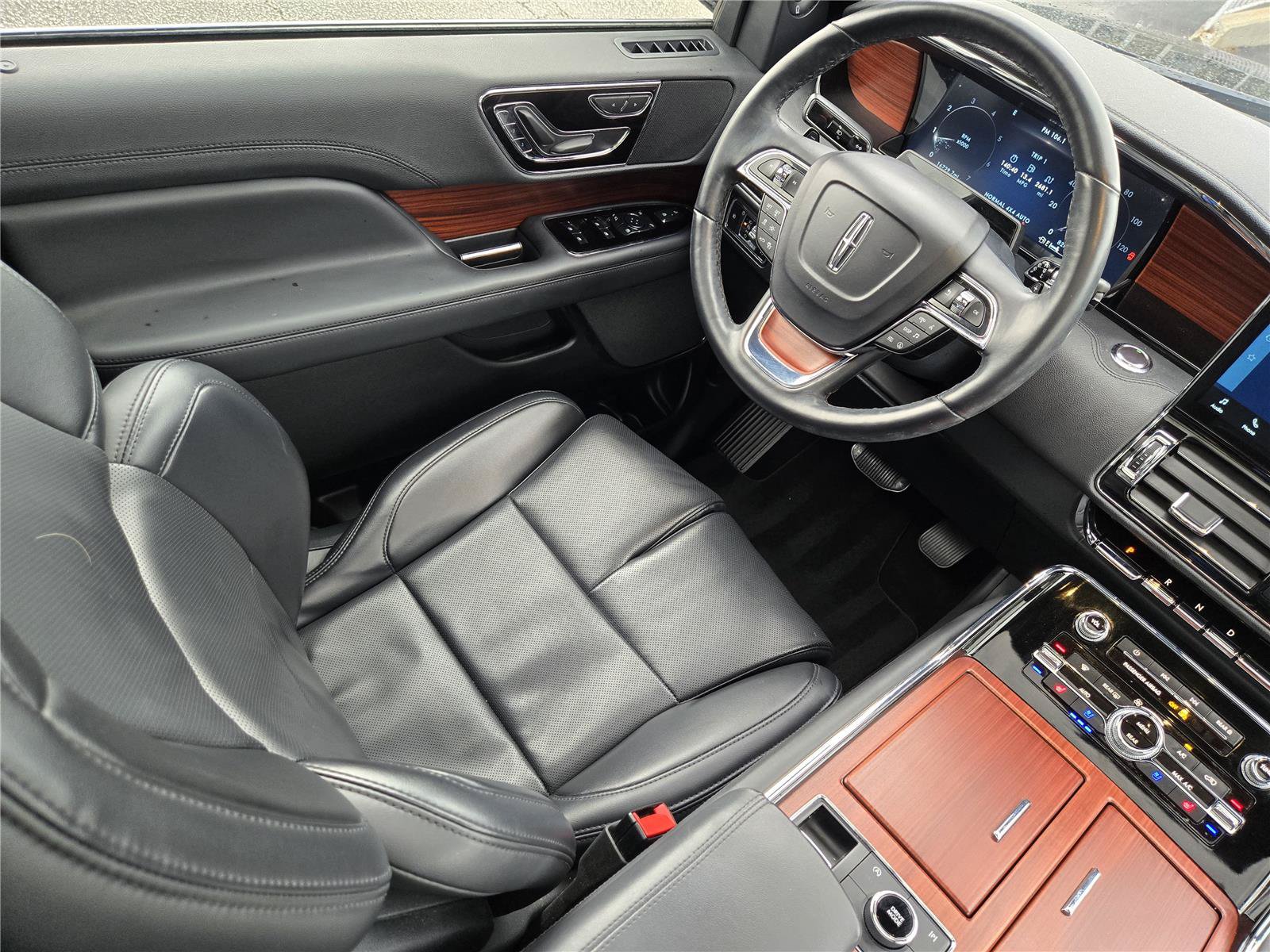 Used 2024 Lincoln Navigator Premiere AWD/4WD image 20