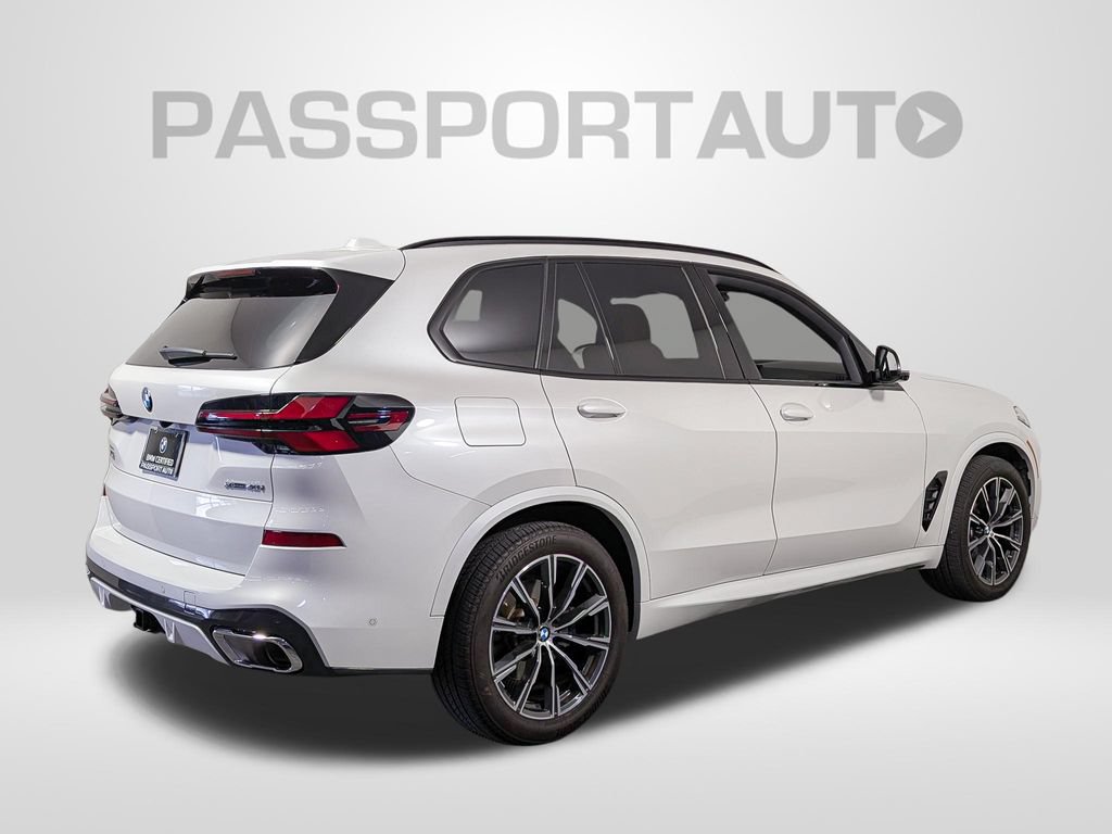 Used 2024 BMW X5 xDrive40i w/ M Sport Package AWD/4WD image 7