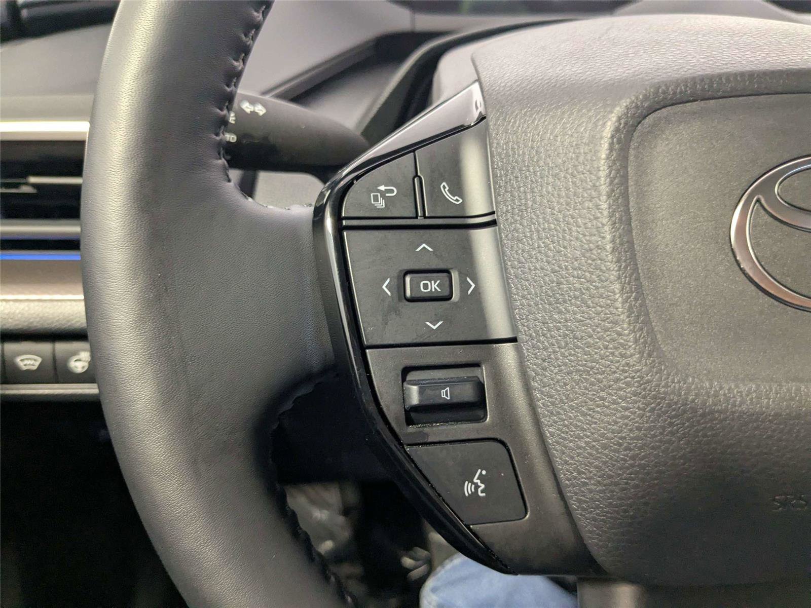 Used 2023 Toyota Prius XLE FWD image 19