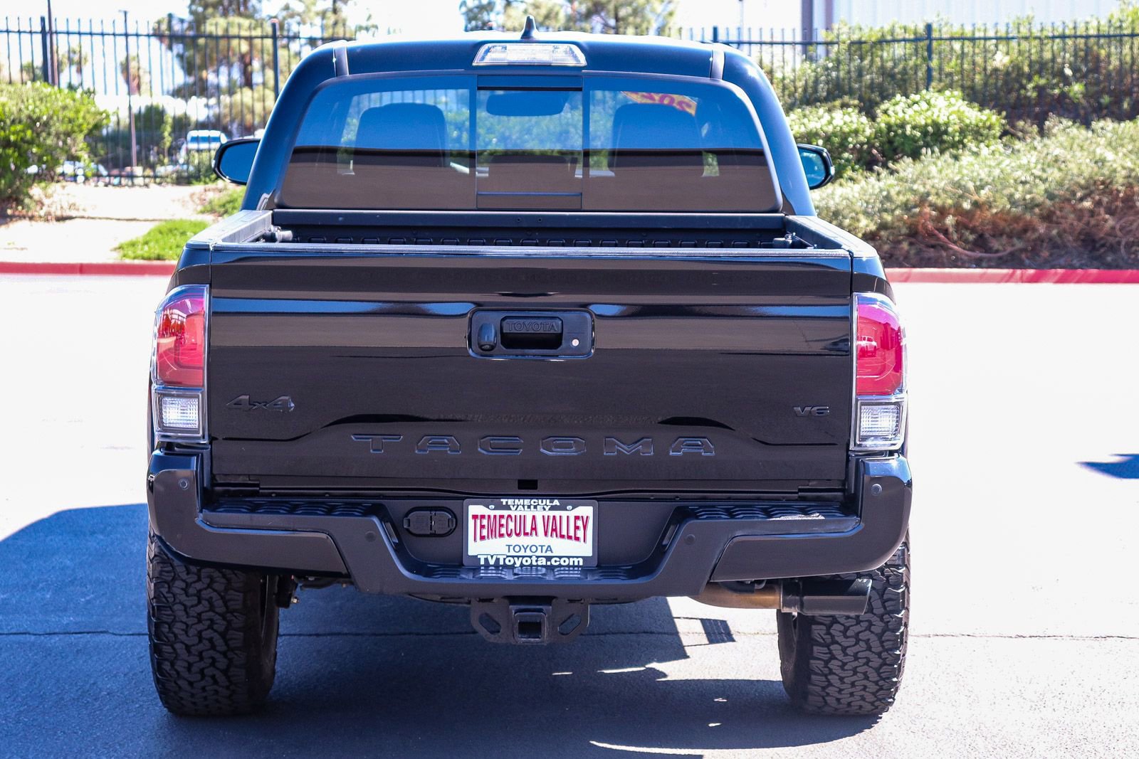 Used 2022 Toyota Tacoma Limited w/ Nightshade Package AWD/4WD image 6