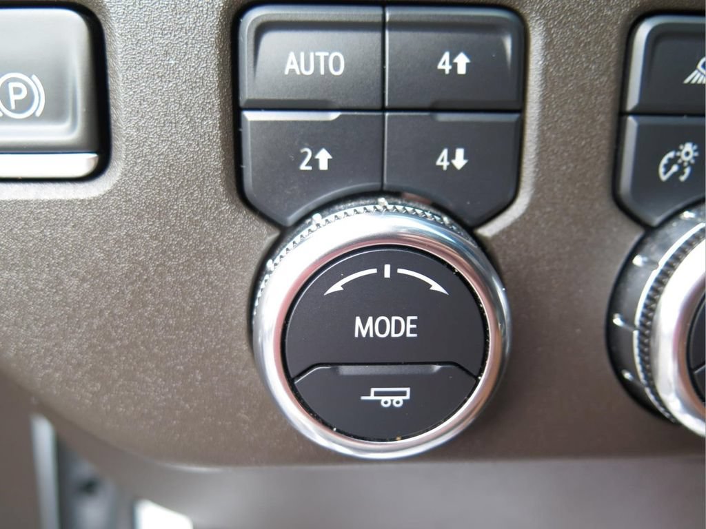 Used 2025 GMC Sierra 1500 SLT w/ SLT Premium Plus Package AWD/4WD image 14