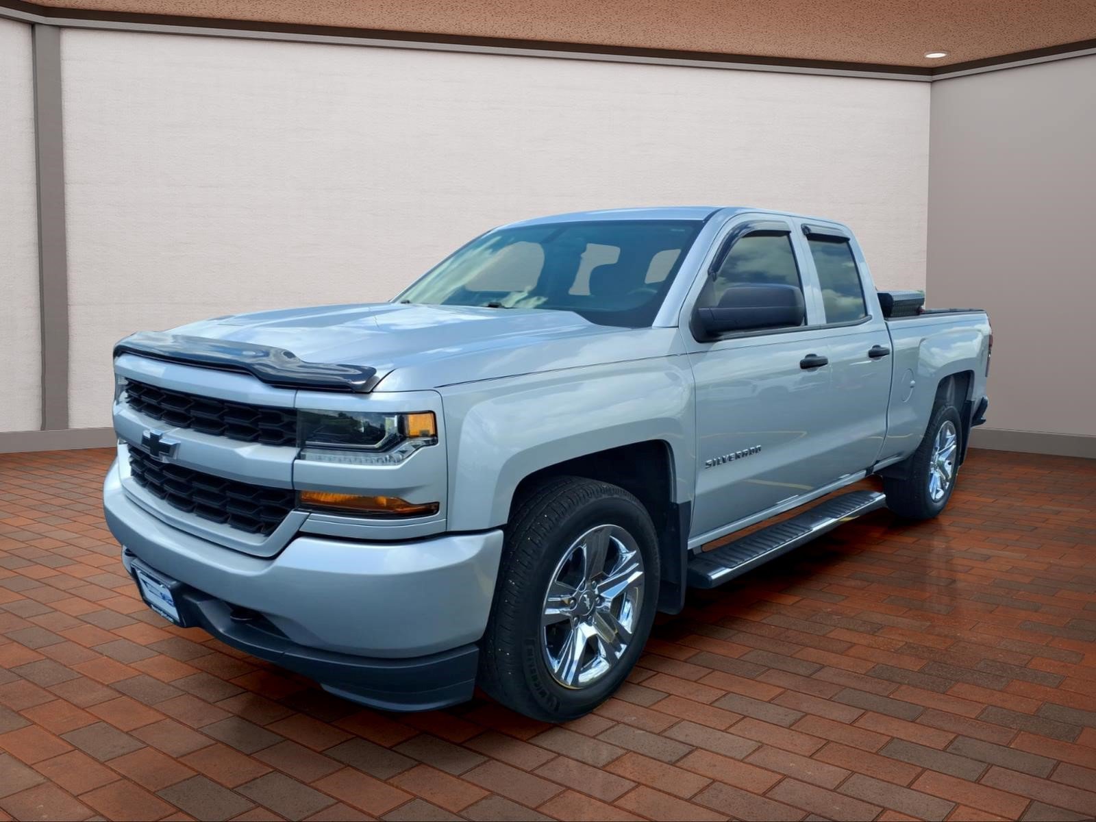 Used 2017 Chevrolet Silverado 1500 Custom w/ Trailering Package RWD image 4