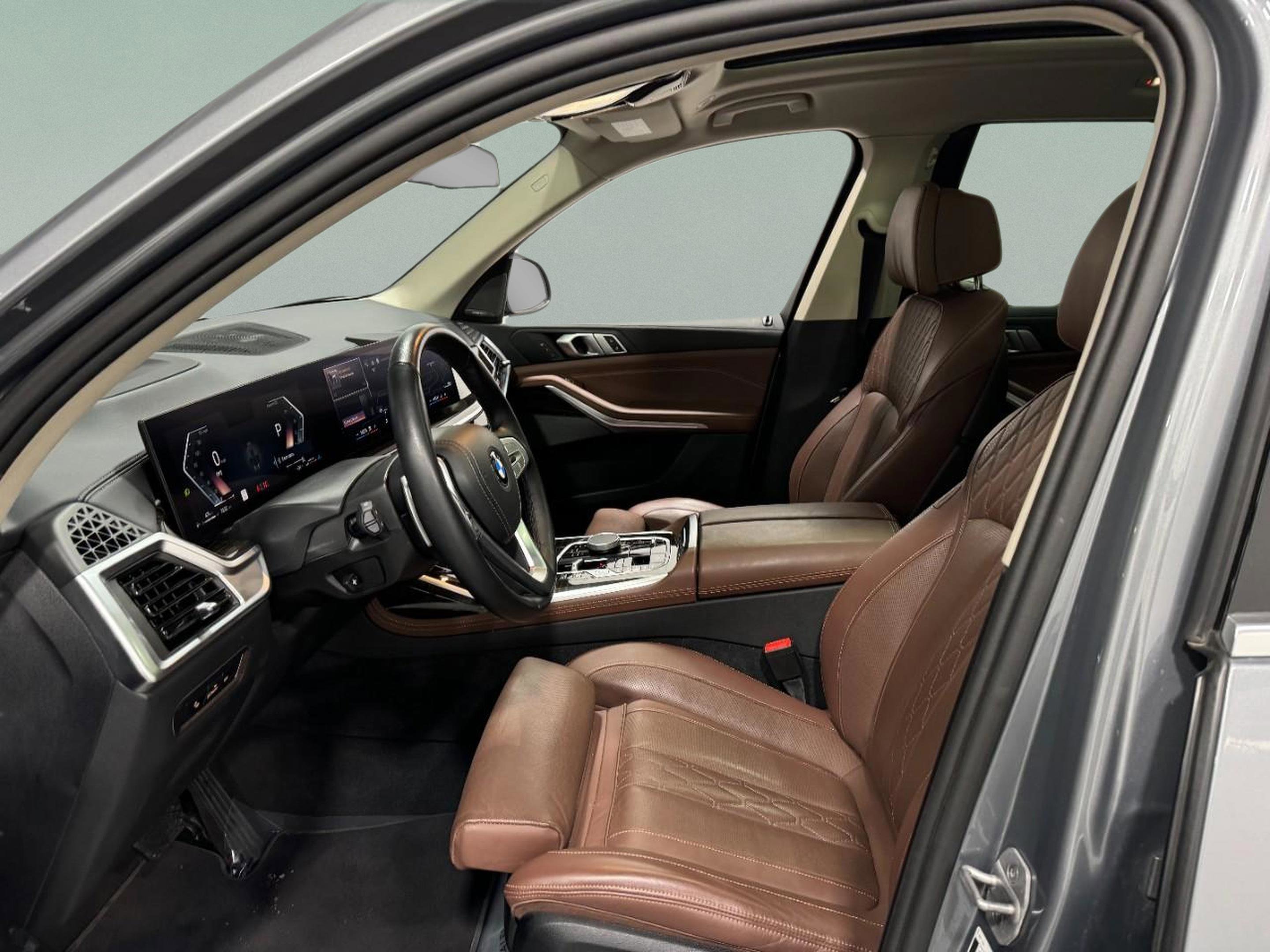 Used 2025 BMW X7 xDrive40i image 30