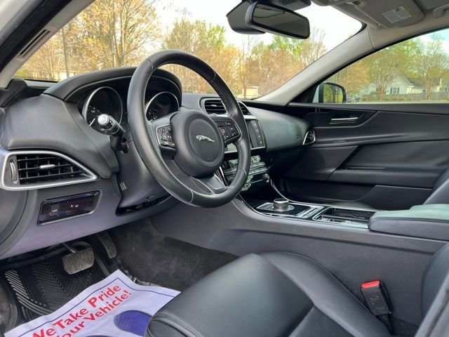 Used 2018 Jaguar XE image 10