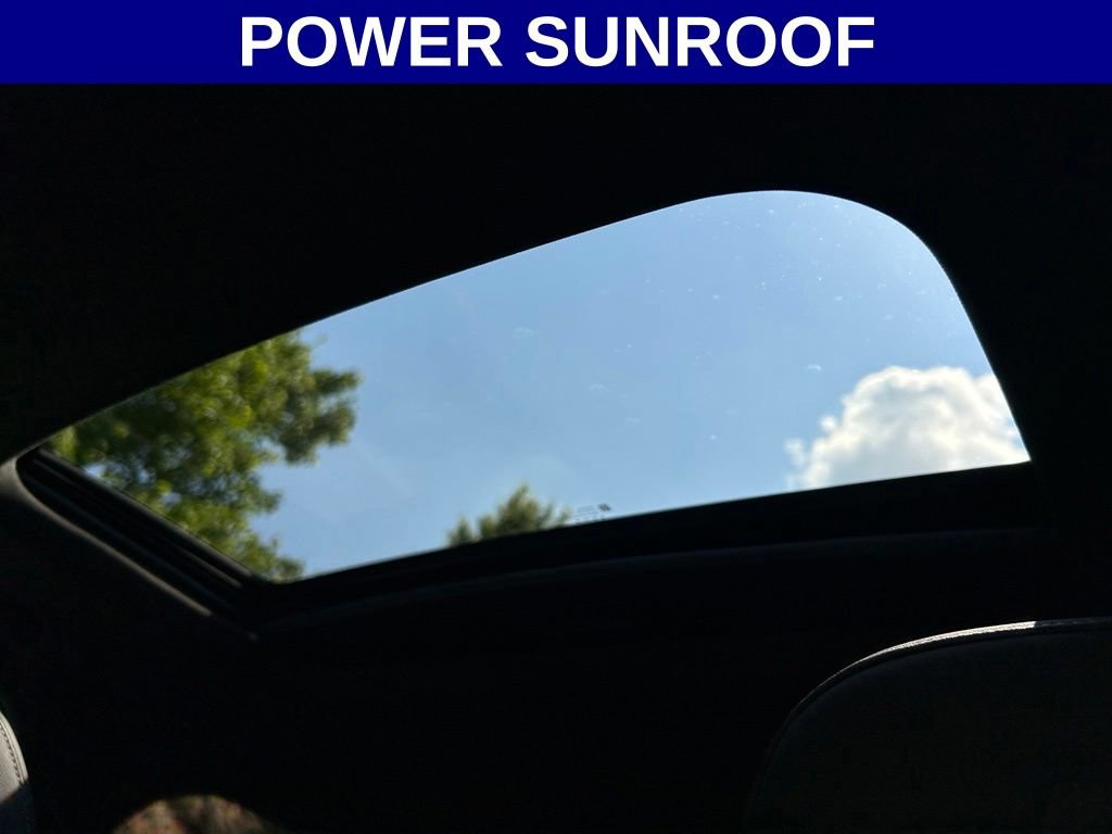 New 2026 Chevrolet Trax RS w/ Sunroof Package FWD image 4